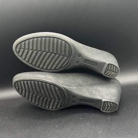 black Crocs Women's Lina Wedge Pump size 7 - Picture 4 of 4